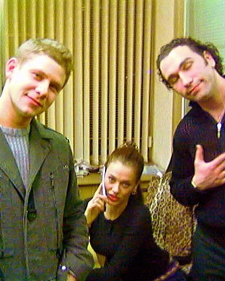 Hi-Fi в 2005 году: Митя Фомин, Тимофей Пронькин, Татьяна Терёшина. Категории Commons: Mitya Fomin, Timofey Pronkin, Tatiana Tereshina, Hi-Fi (music group). Опис