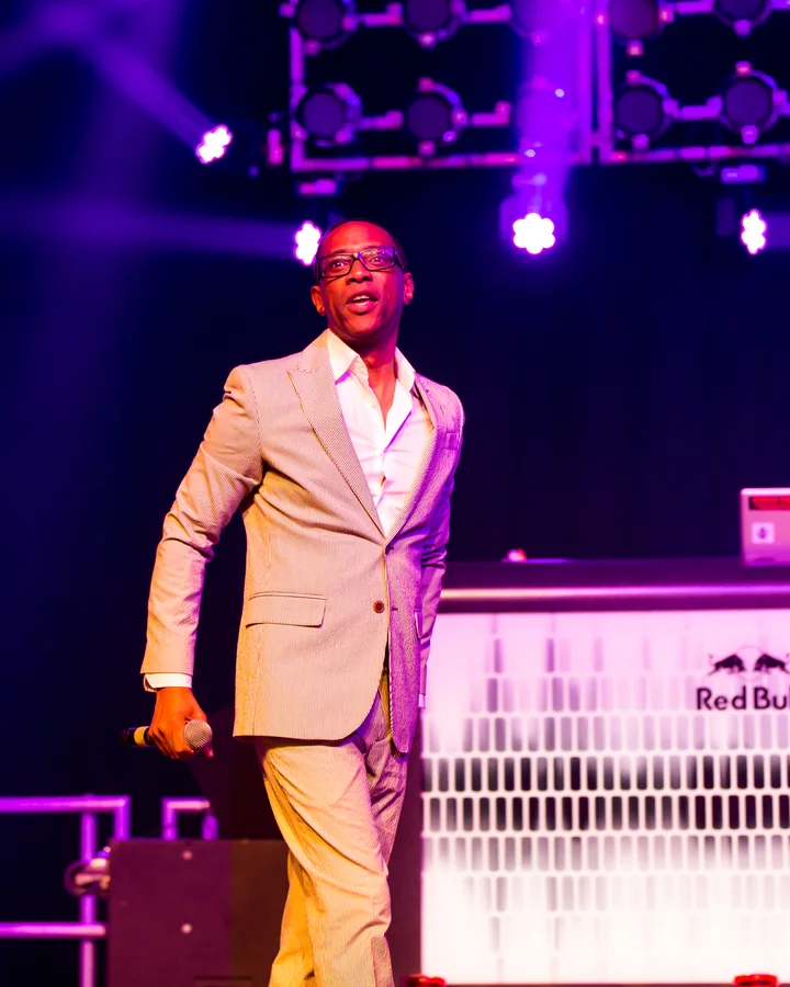 LayZee (Delroy Rennalls) on stage at RPR1 90er Festival, Maimarkthalle Mannheim, 2015-03-14. Commons categories: Mr. President; RPR1 90er Festival 2015.