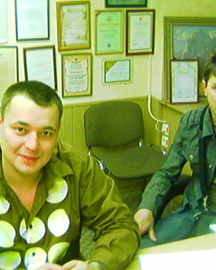 Сергей Жуков и Алексей Потехин, группа «Руки Вверх!», 2005. ImageDescription на Commons: «Sergey Zhukov and Aleksey Potehin of Ruki Vverh! in 2005.» Категории A