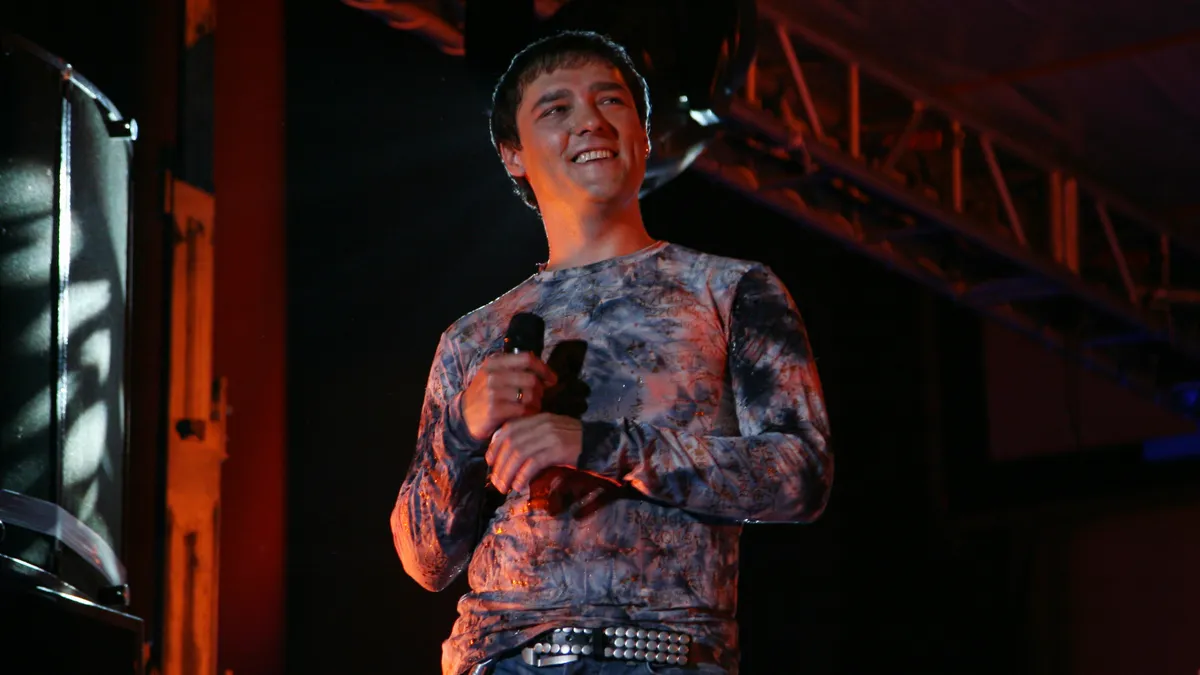 Юрий Шатунов на сцене, «Кинотавр», 2009